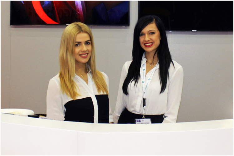 italian bilingual hostesses